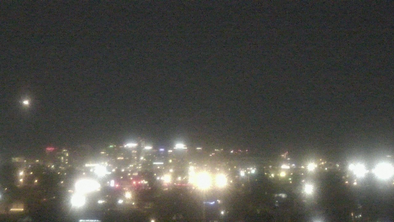 Thumbnail for current weather camera view from South Mountain High School in Phoenix, Arizona