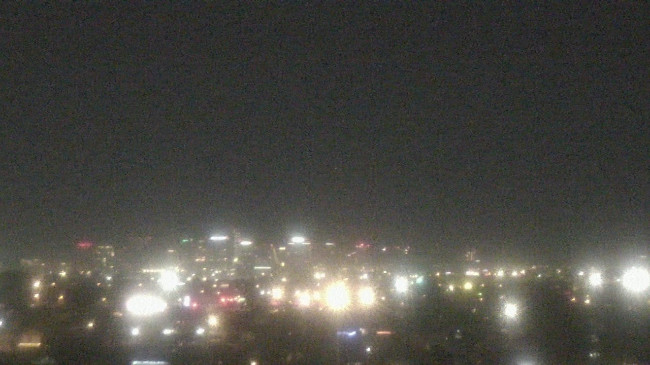 Thumbnail for current weather camera view from South Mountain High School in Phoenix, Arizona