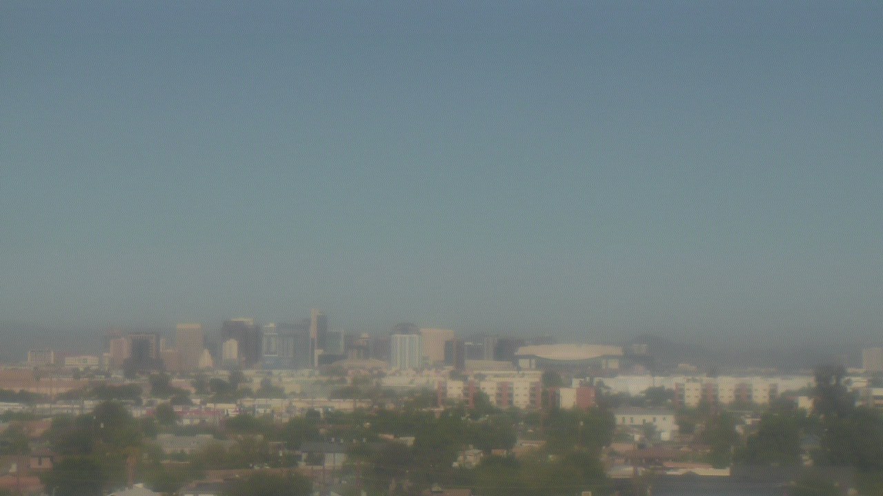 Thumbnail for current weather camera view from South Mountain High School in Phoenix, Arizona