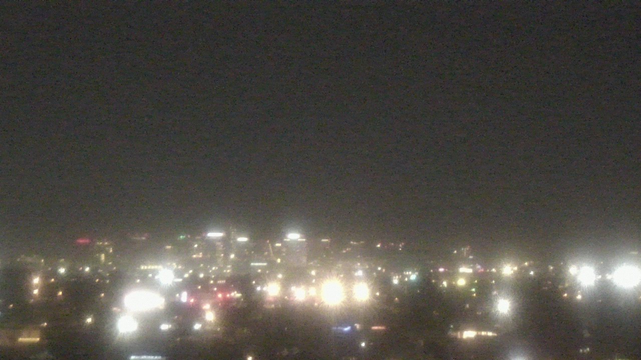 Thumbnail for current weather camera view from South Mountain High School in Phoenix, Arizona