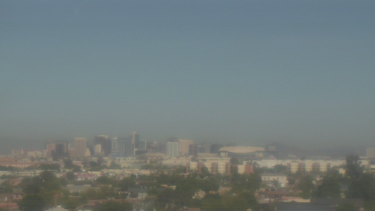 Thumbnail for current weather camera view from South Mountain High School in Phoenix, Arizona