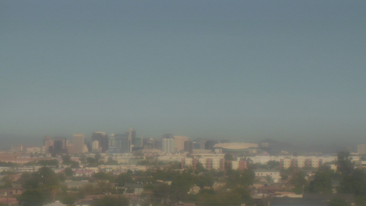 Thumbnail for current weather camera view from South Mountain High School in Phoenix, Arizona