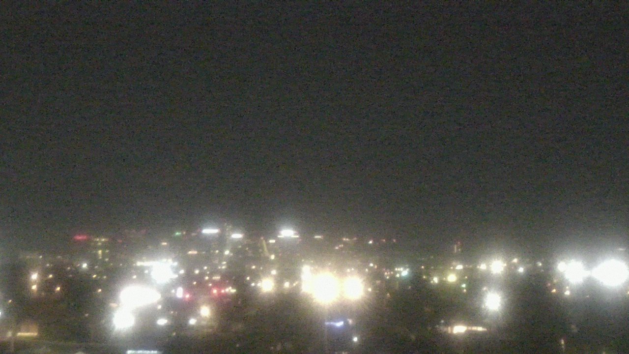 Thumbnail for current weather camera view from South Mountain High School in Phoenix, Arizona