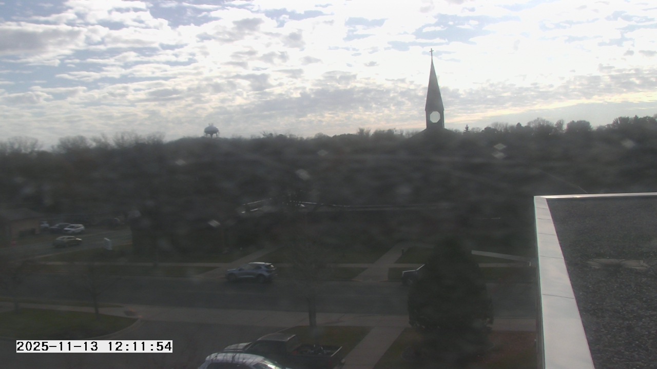 Thumbnail for current weather camera view from St. Michael Catholic School in Prior Lake, Minnesota