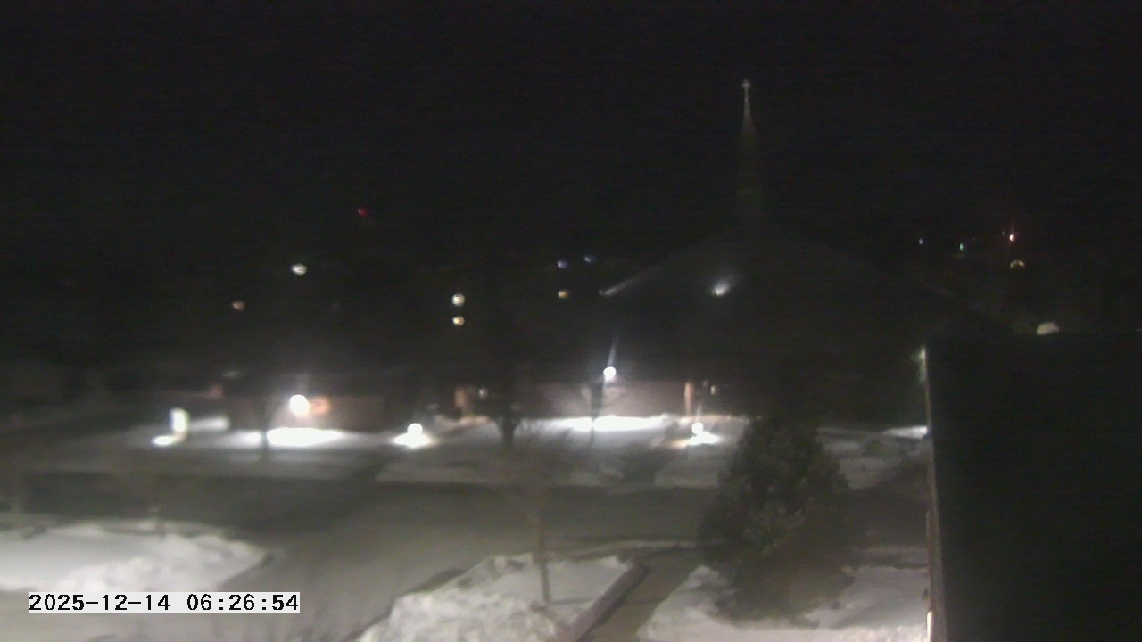Thumbnail for current weather camera view from St. Michael Catholic School in Prior Lake, Minnesota