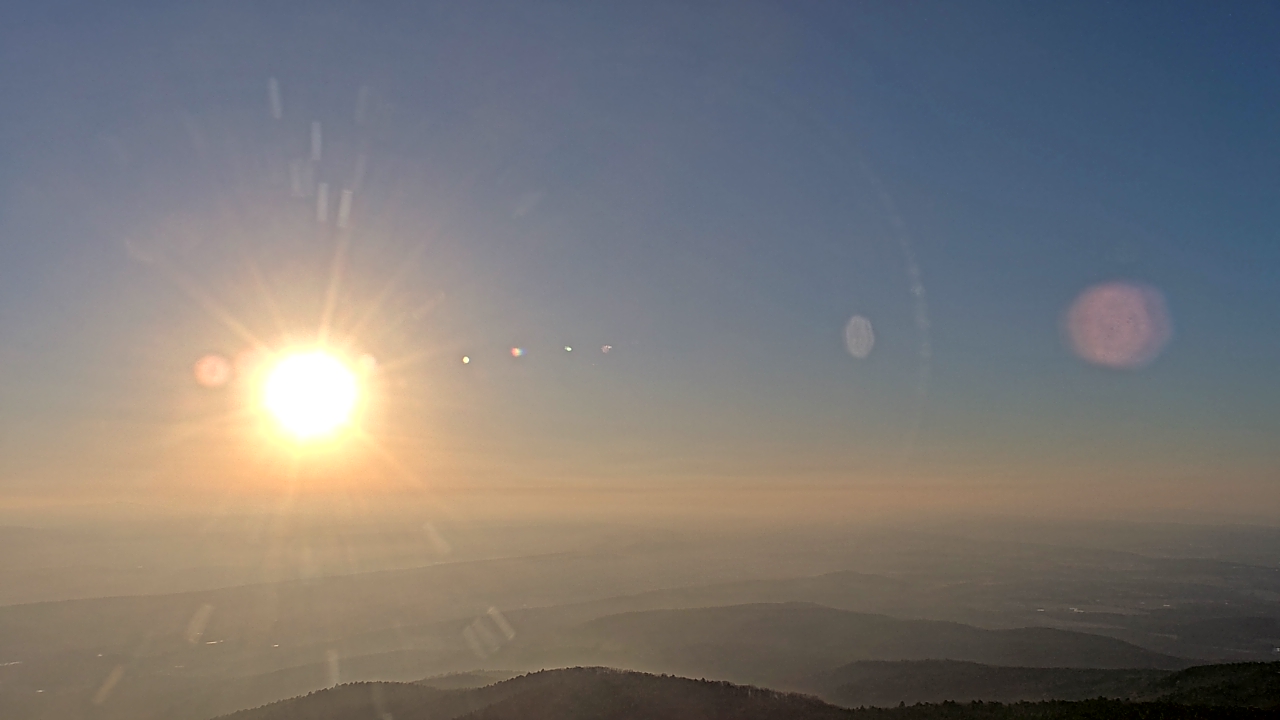 Thumbnail for current weather camera view from Mount Mazazine in Havana, Arkansas