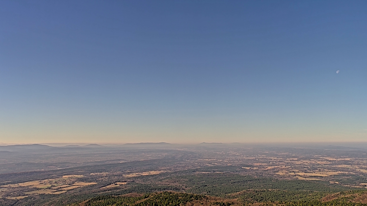 Thumbnail for current weather camera view from Mount Mazazine in Havana, Arkansas