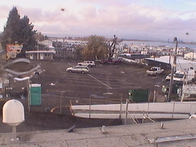 Thumbnail for current weather camera view from Rodgers Marine LLC in Portland, Oregon