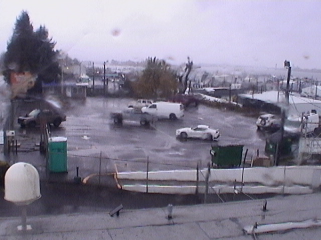 Thumbnail for current weather camera view from Rodgers Marine LLC in Portland, Oregon