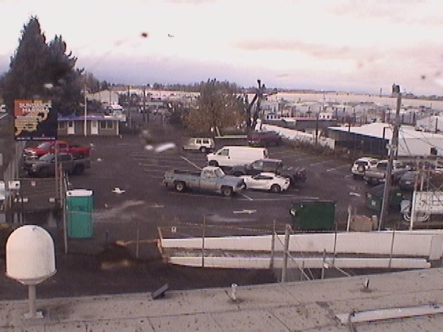 Thumbnail for current weather camera view from Rodgers Marine LLC in Portland, Oregon