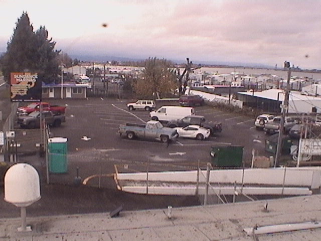 Thumbnail for current weather camera view from Rodgers Marine LLC in Portland, Oregon