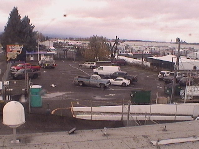 Thumbnail for current weather camera view from Rodgers Marine LLC in Portland, Oregon