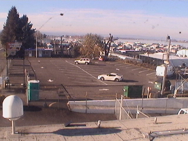 Thumbnail for current weather camera view from Rodgers Marine LLC in Portland, Oregon