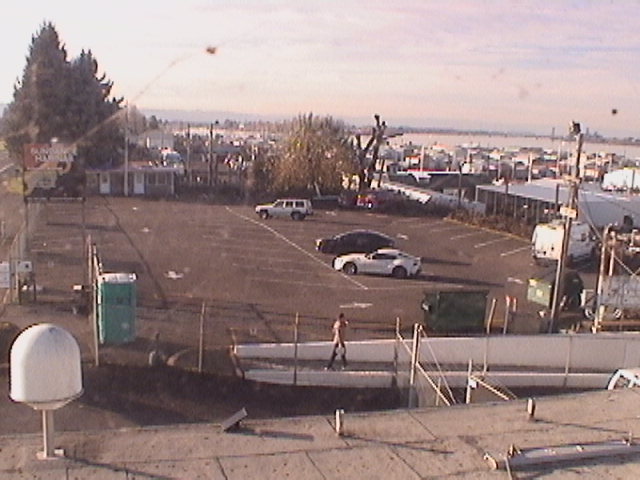 Thumbnail for current weather camera view from Rodgers Marine LLC in Portland, Oregon