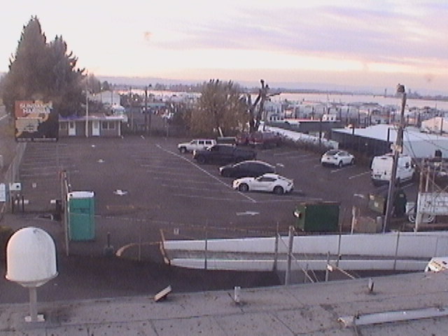 Thumbnail for current weather camera view from Rodgers Marine LLC in Portland, Oregon