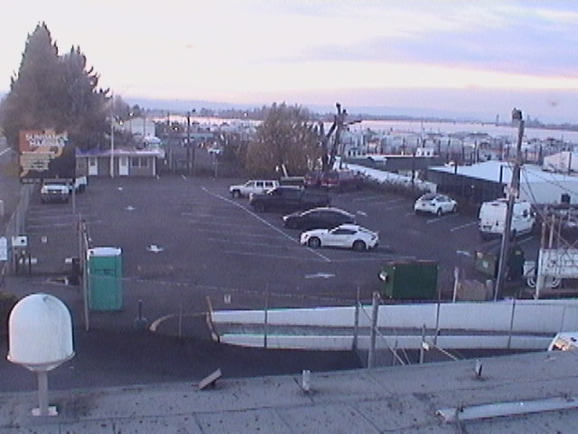 Thumbnail for current weather camera view from Rodgers Marine LLC in Portland, Oregon