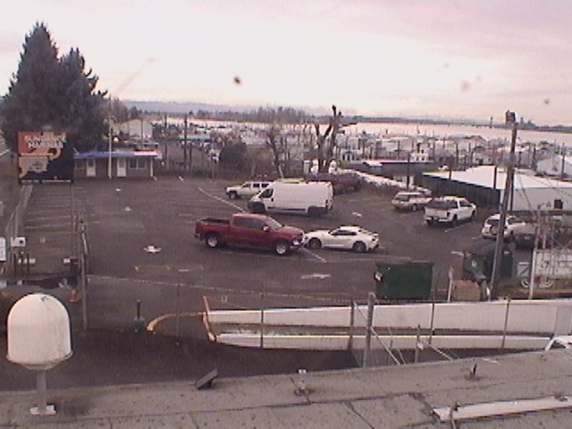 Thumbnail for current weather camera view from Rodgers Marine LLC in Portland, Oregon