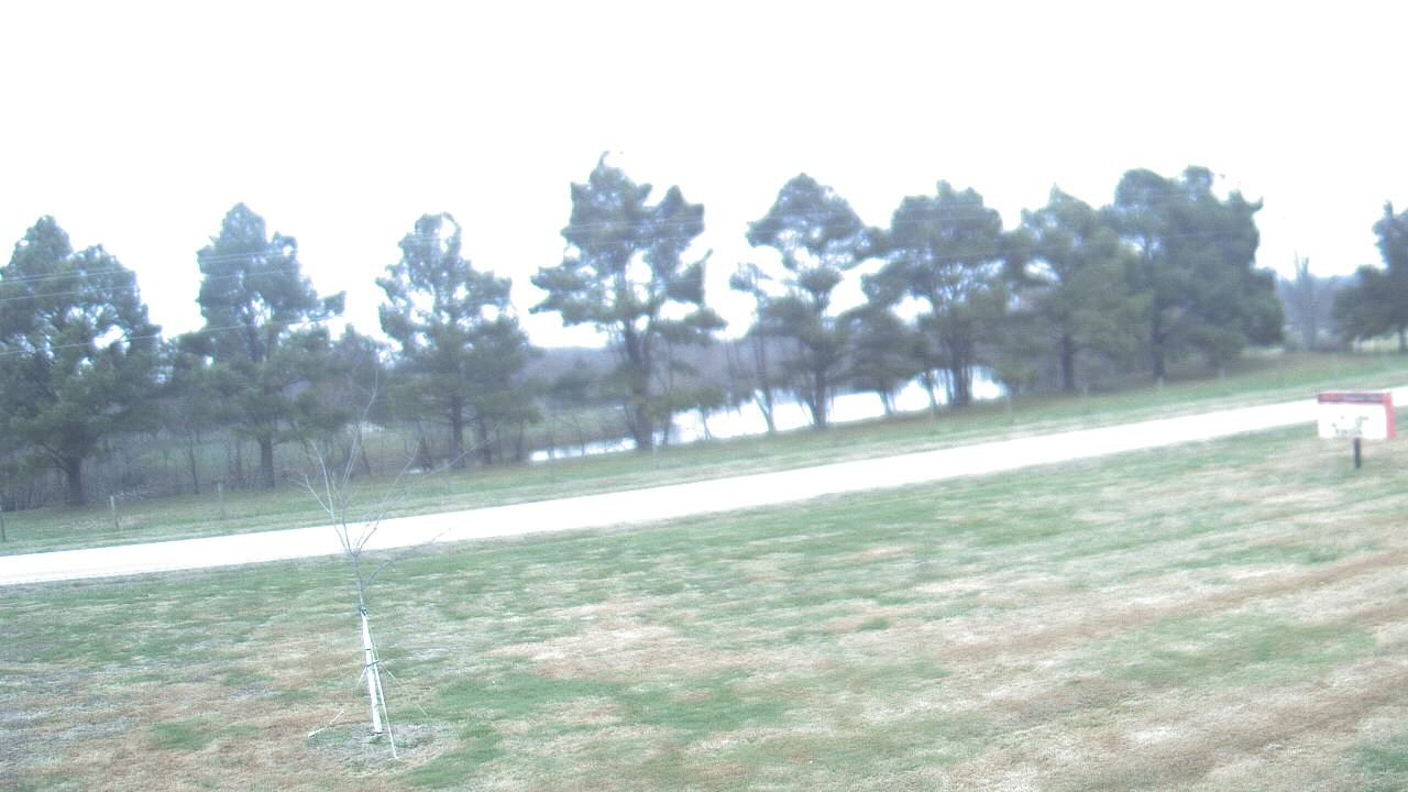 Thumbnail for current weather camera view from Lincoln ES in Pittsburg, Illinois