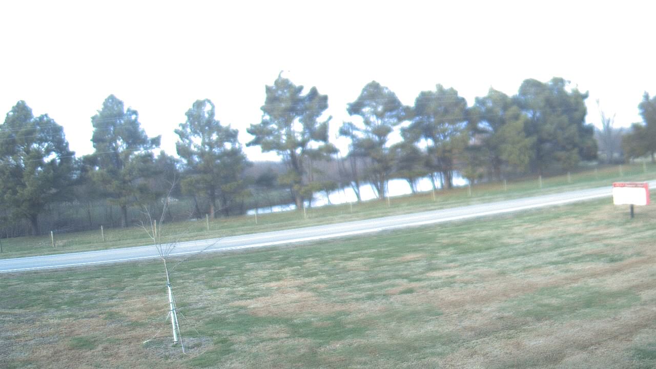 Thumbnail for current weather camera view from Lincoln ES in Pittsburg, Illinois