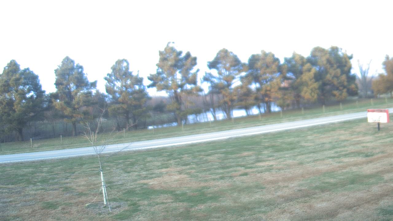 Thumbnail for current weather camera view from Lincoln ES in Pittsburg, Illinois