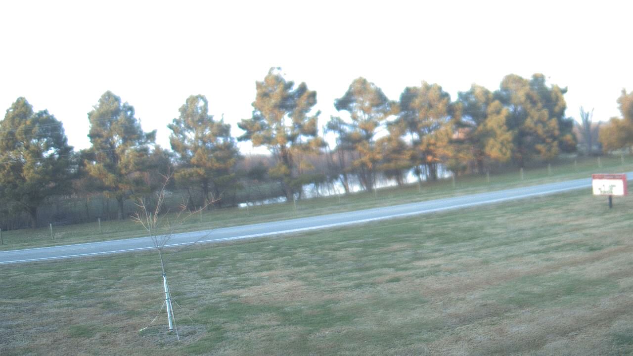 Thumbnail for current weather camera view from Lincoln ES in Pittsburg, Illinois