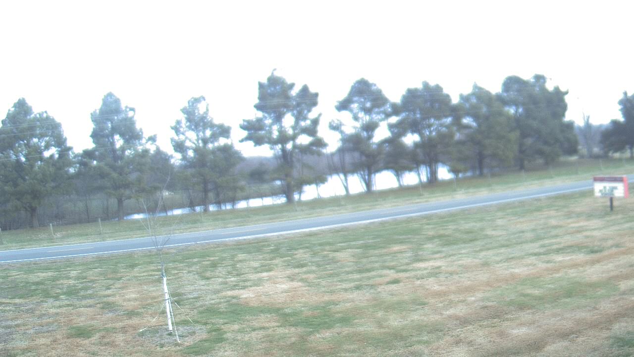 Thumbnail for current weather camera view from Lincoln ES in Pittsburg, Illinois