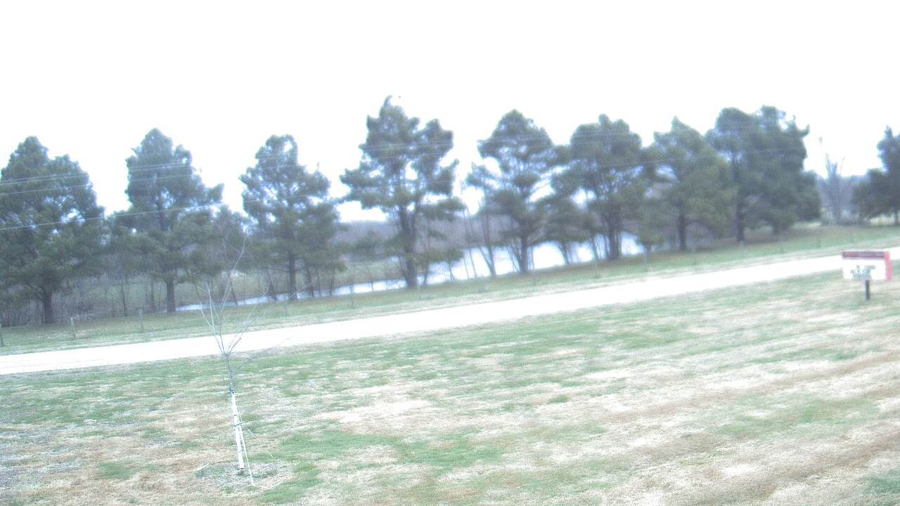 Thumbnail for current weather camera view from Lincoln ES in Pittsburg, Illinois