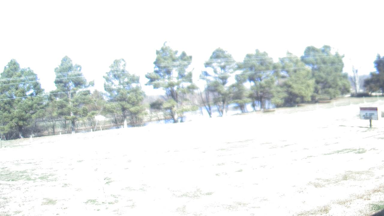 Thumbnail for current weather camera view from Lincoln ES in Pittsburg, Illinois