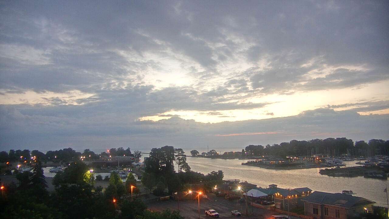 Thumbnail for current weather camera view from Charlotte-Genesee Lighthouse in Rochester, New York