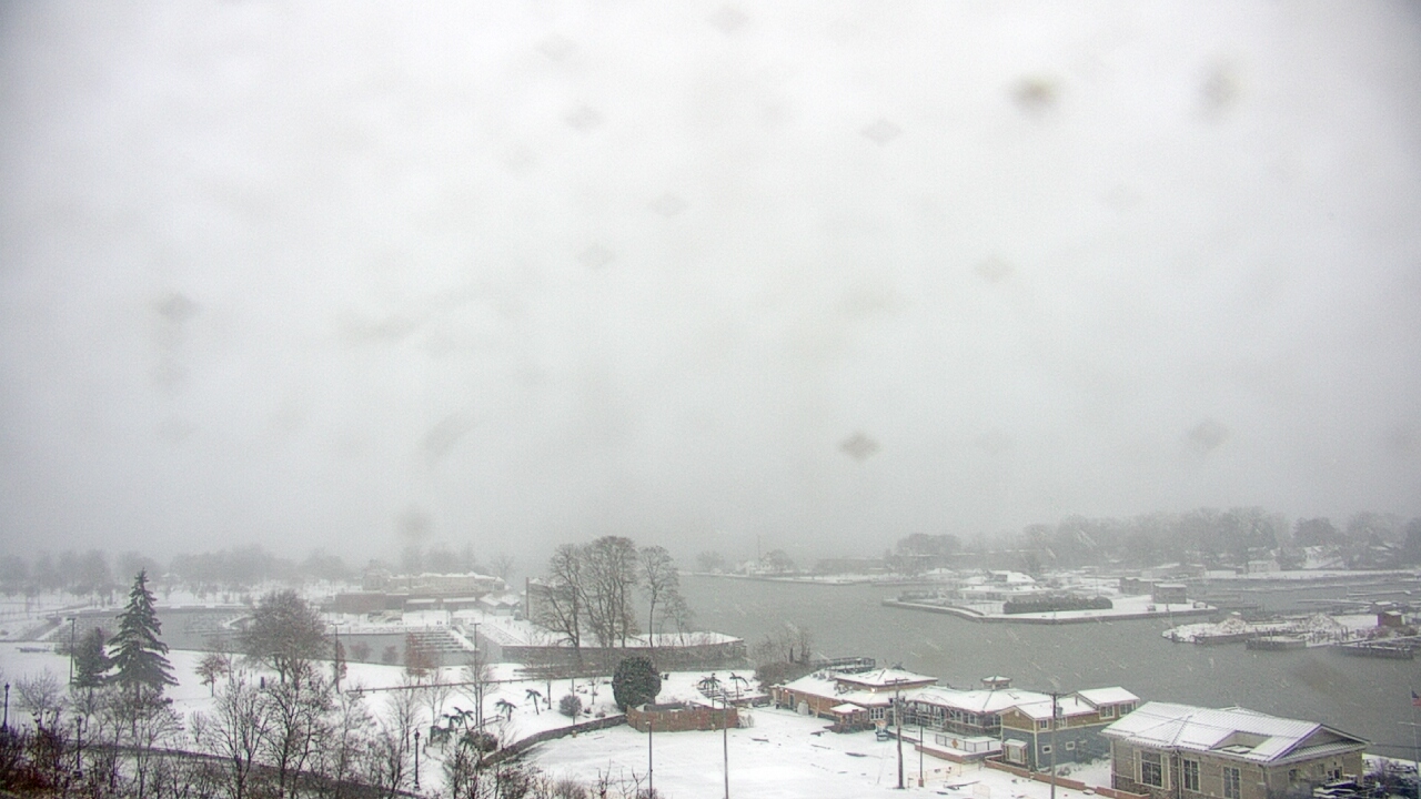 Thumbnail for current weather camera view from Charlotte-Genesee Lighthouse in Rochester, New York