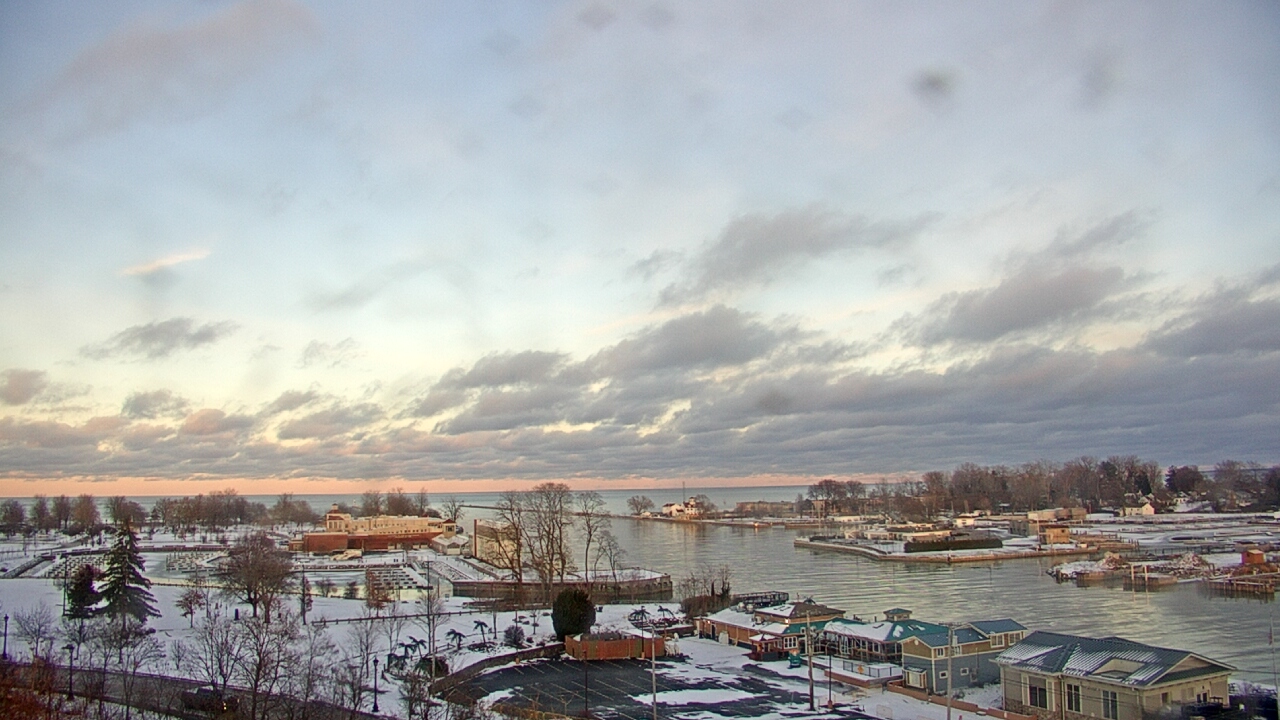 Thumbnail for current weather camera view from Charlotte-Genesee Lighthouse in Rochester, New York