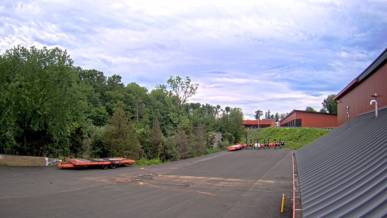 Thumbnail for current weather camera view from Old Nyack Turnpike in Spring Valley, New York