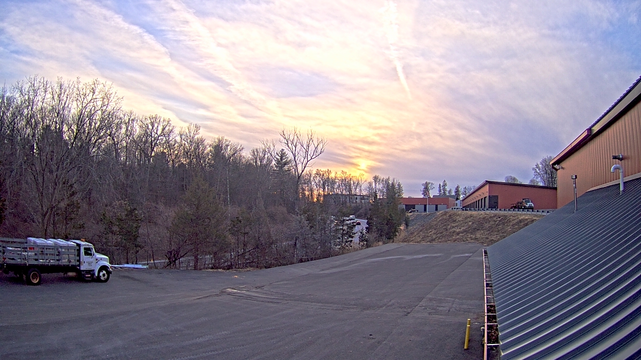 Thumbnail for current weather camera view from Rockland County Highway Garage in Nanuet, New York