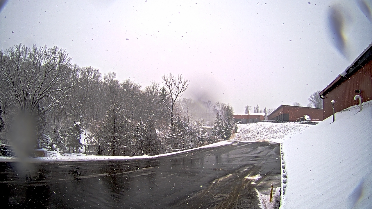 Thumbnail for current weather camera view from Rockland County Highway Garage in Nanuet, New York