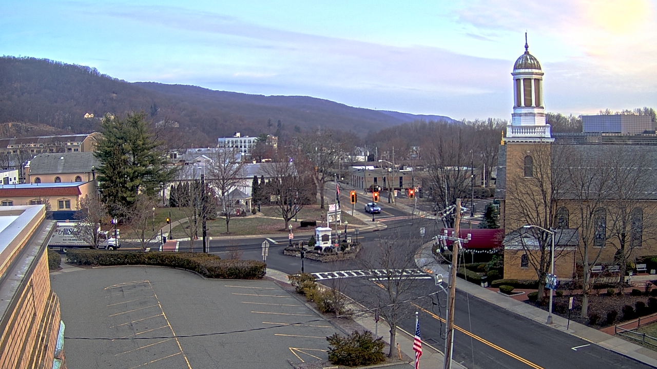 Thumbnail for current weather camera view from Village of Suffern in Mahwah, New Jersey
