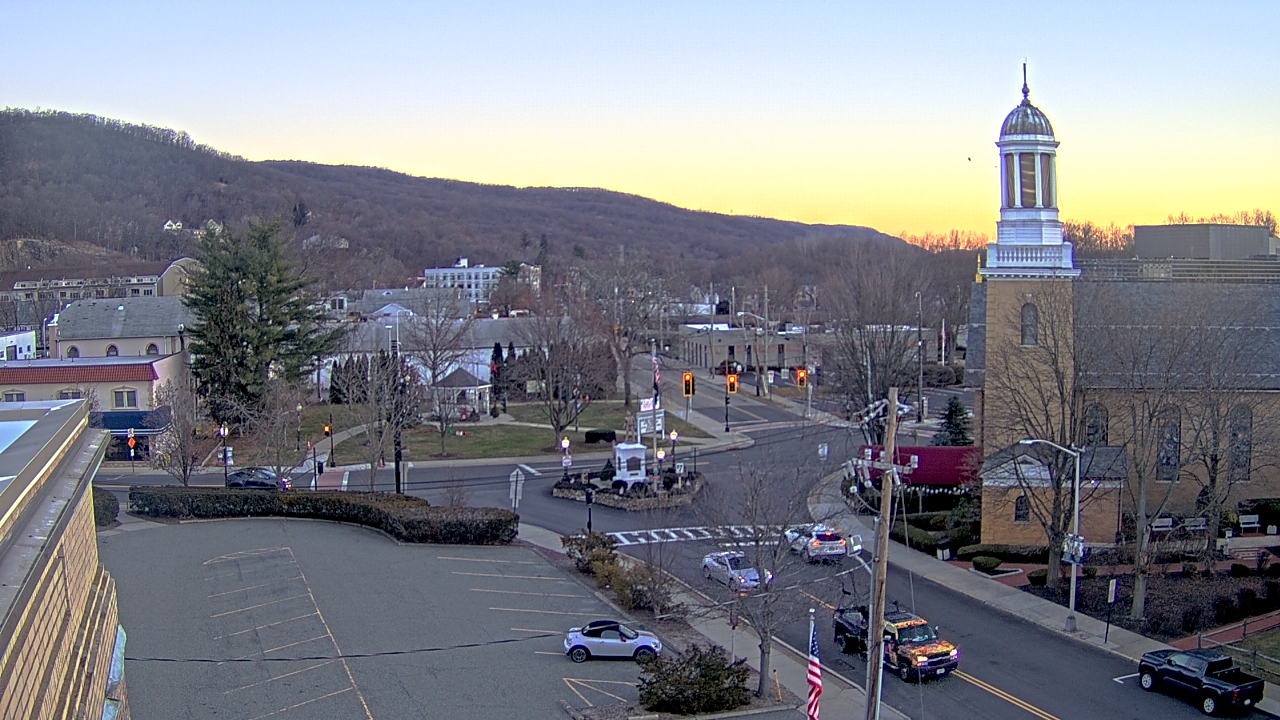 Thumbnail for current weather camera view from Village of Suffern in Mahwah, New Jersey