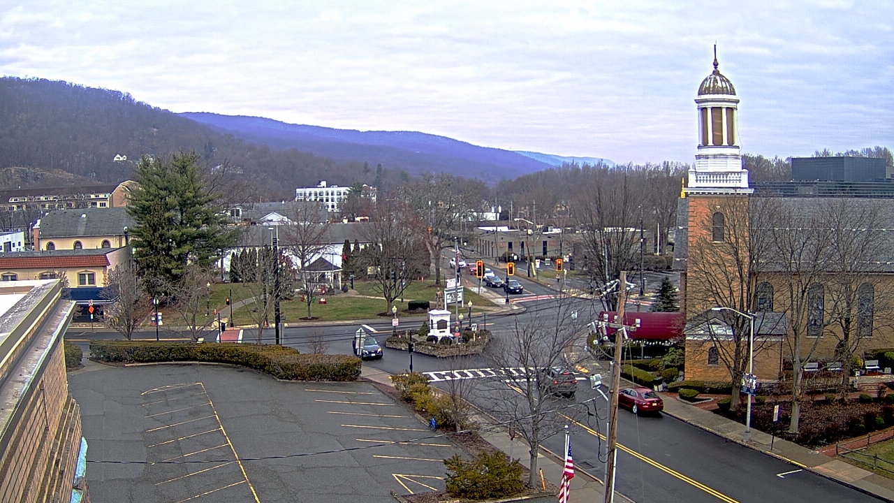 Thumbnail for current weather camera view from Village of Suffern in Mahwah, New Jersey