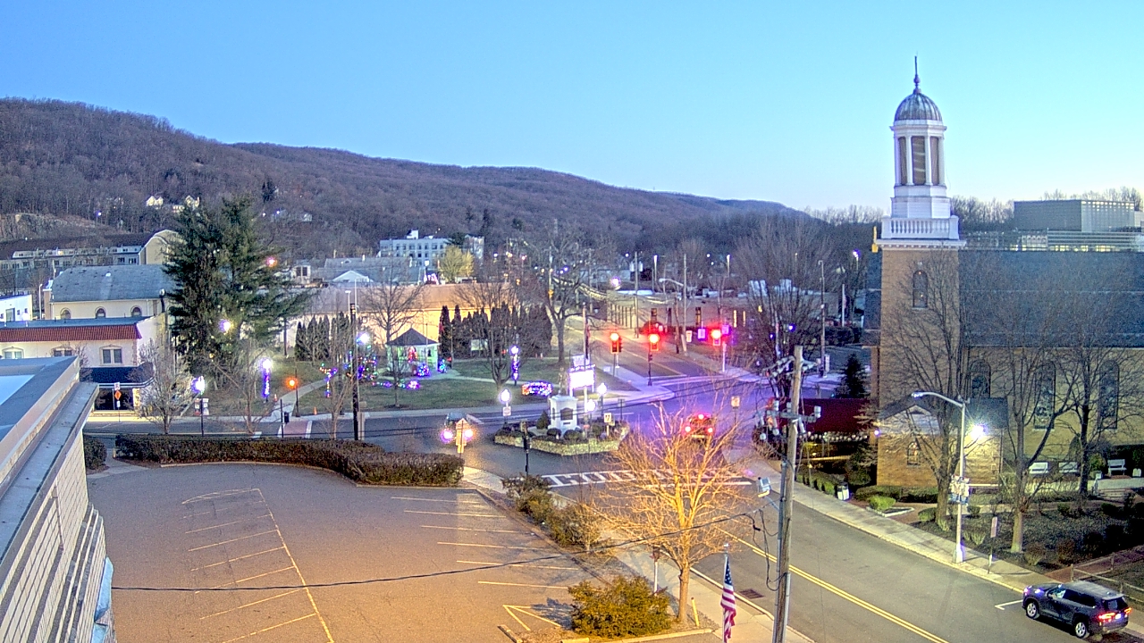Thumbnail for current weather camera view from Village of Suffern in Mahwah, New Jersey