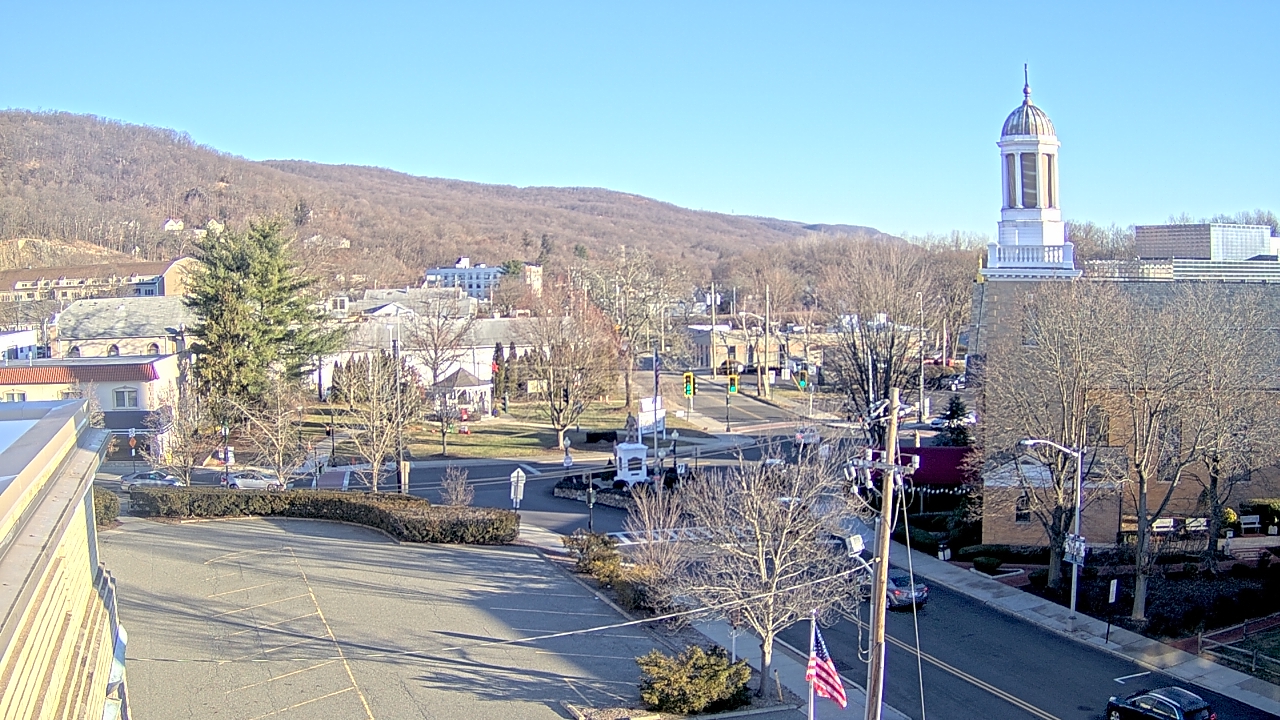 Thumbnail for current weather camera view from Village of Suffern in Mahwah, New Jersey