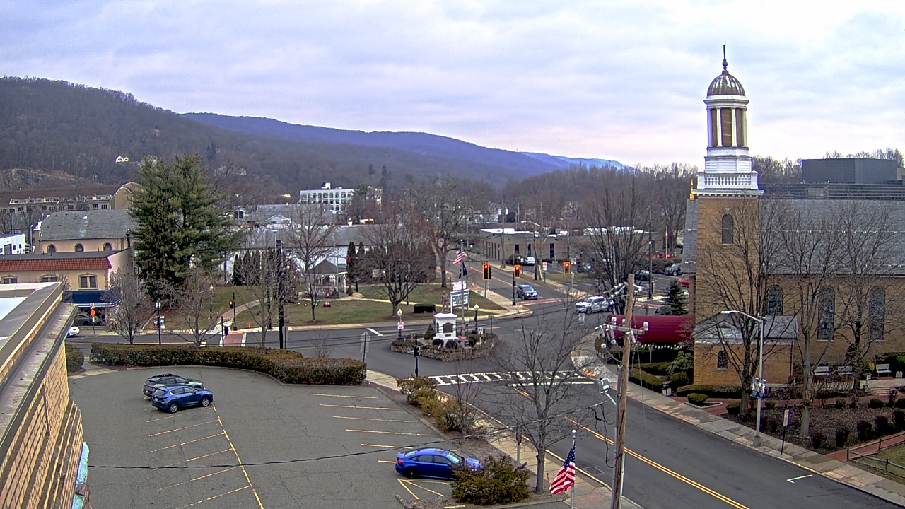 Thumbnail for current weather camera view from Village of Suffern in Mahwah, New Jersey