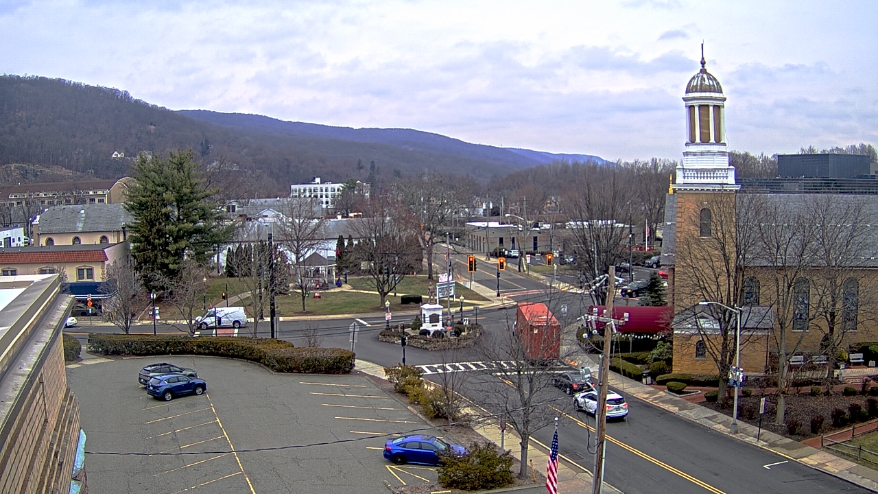 Thumbnail for current weather camera view from Village of Suffern in Mahwah, New Jersey