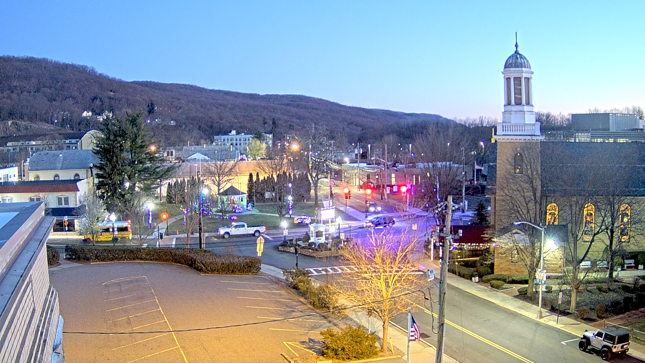 Thumbnail for current weather camera view from Village of Suffern in Mahwah, New Jersey