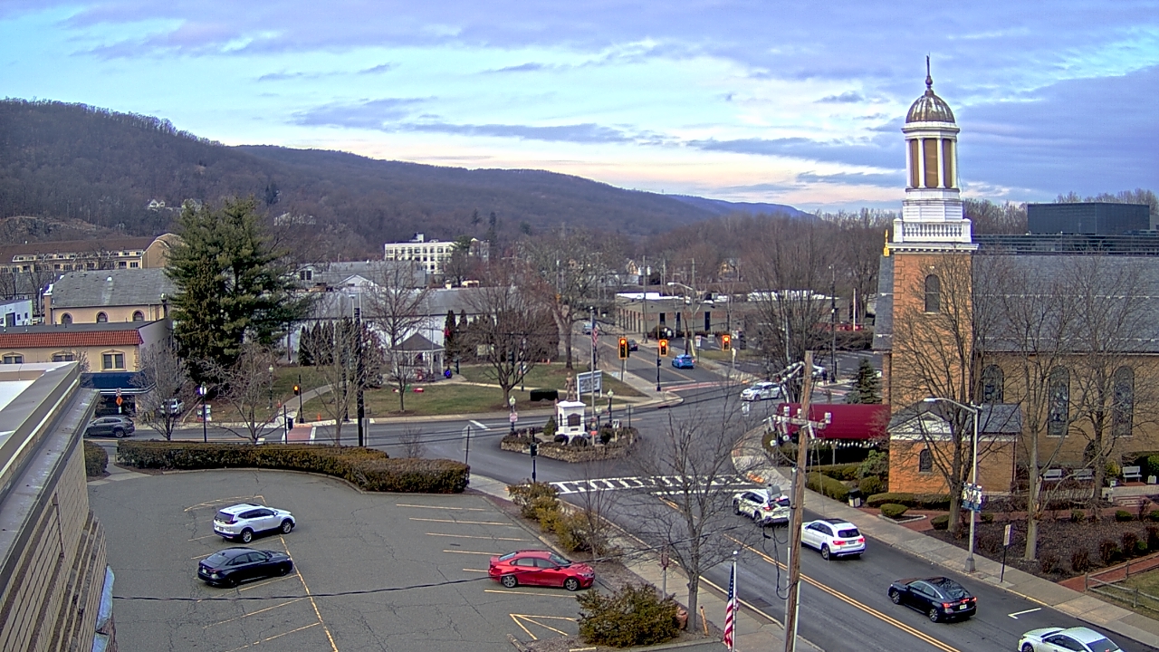 Thumbnail for current weather camera view from Village of Suffern in Mahwah, New Jersey
