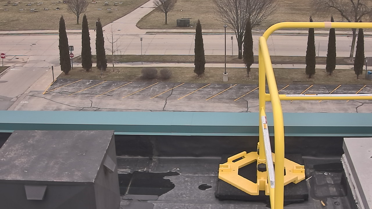 Thumbnail for current weather camera view from North HS in Sheboygan, Wisconsin