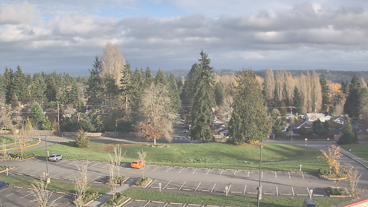 Thumbnail for current weather camera view from Shorecrest HS in Shoreline, Washington