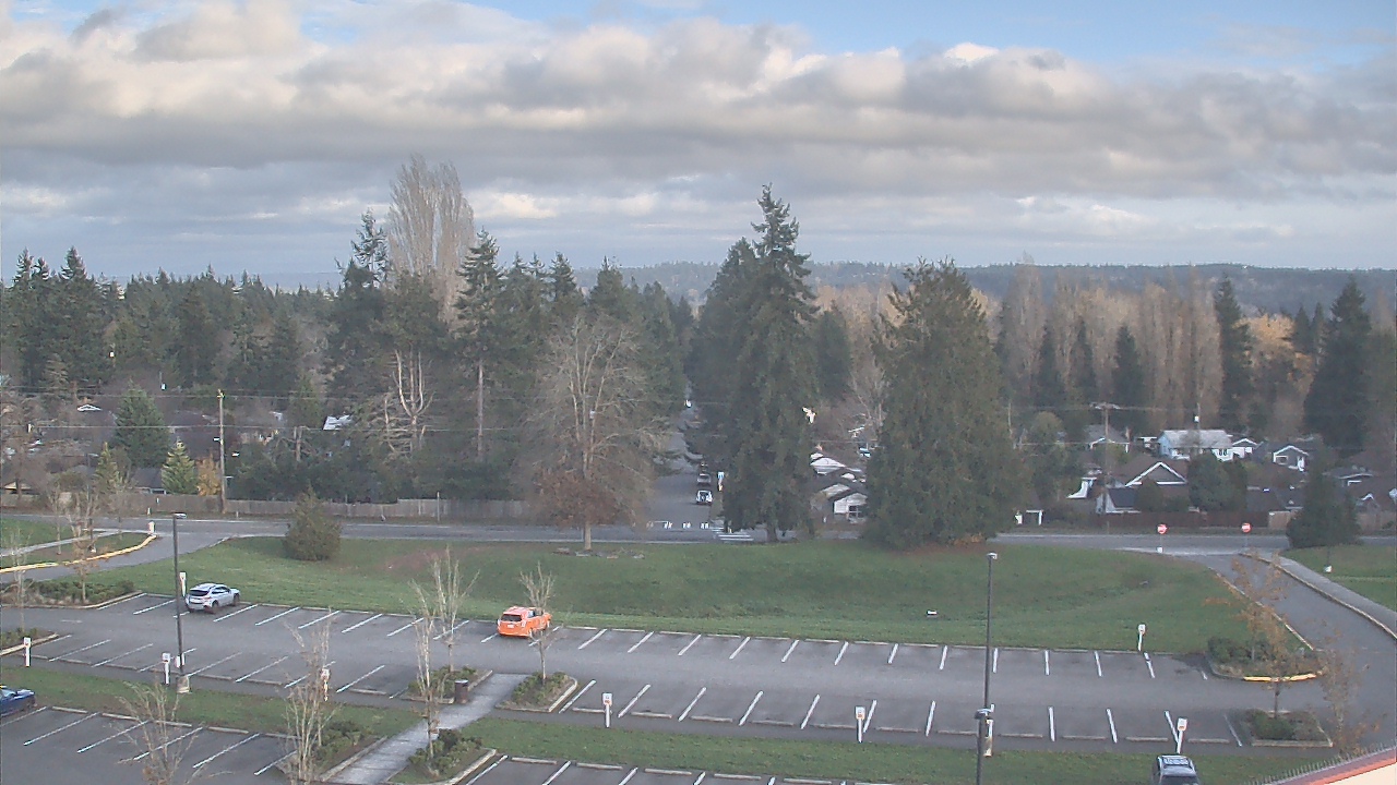 Thumbnail for current weather camera view from Shorecrest HS in Shoreline, Washington