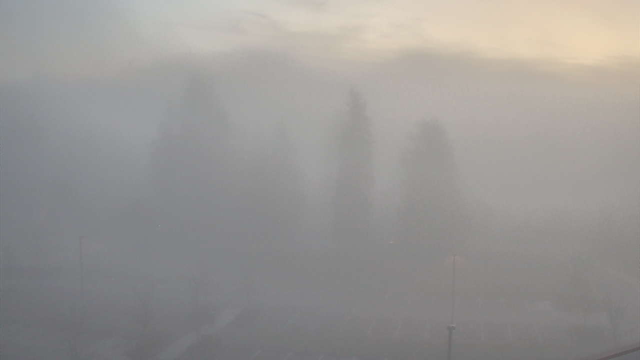 Thumbnail for current weather camera view from Shorecrest HS in Shoreline, Washington