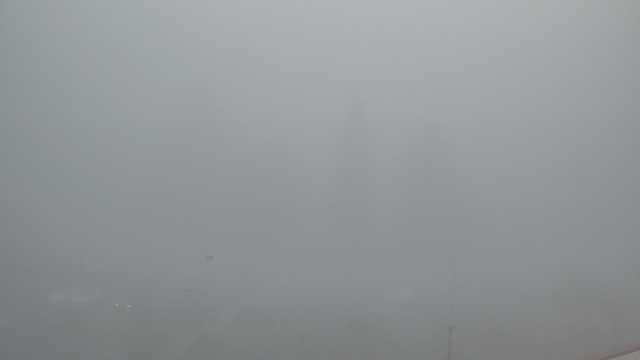 Thumbnail for current weather camera view from Shorecrest HS in Shoreline, Washington