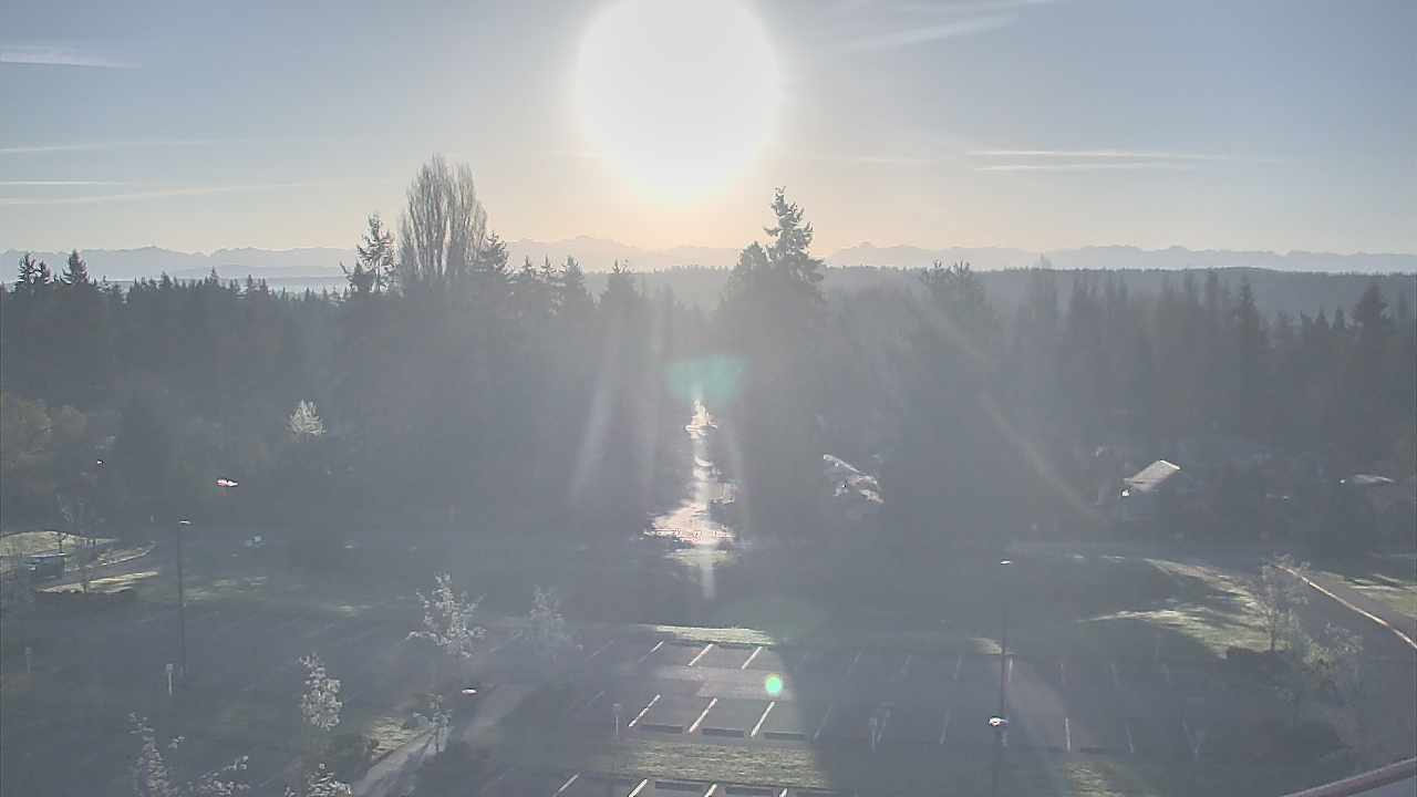 Thumbnail for current weather camera view from Shorecrest HS in Shoreline, Washington