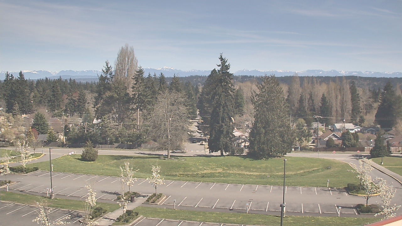 Thumbnail for current weather camera view from Shorecrest HS in Shoreline, Washington